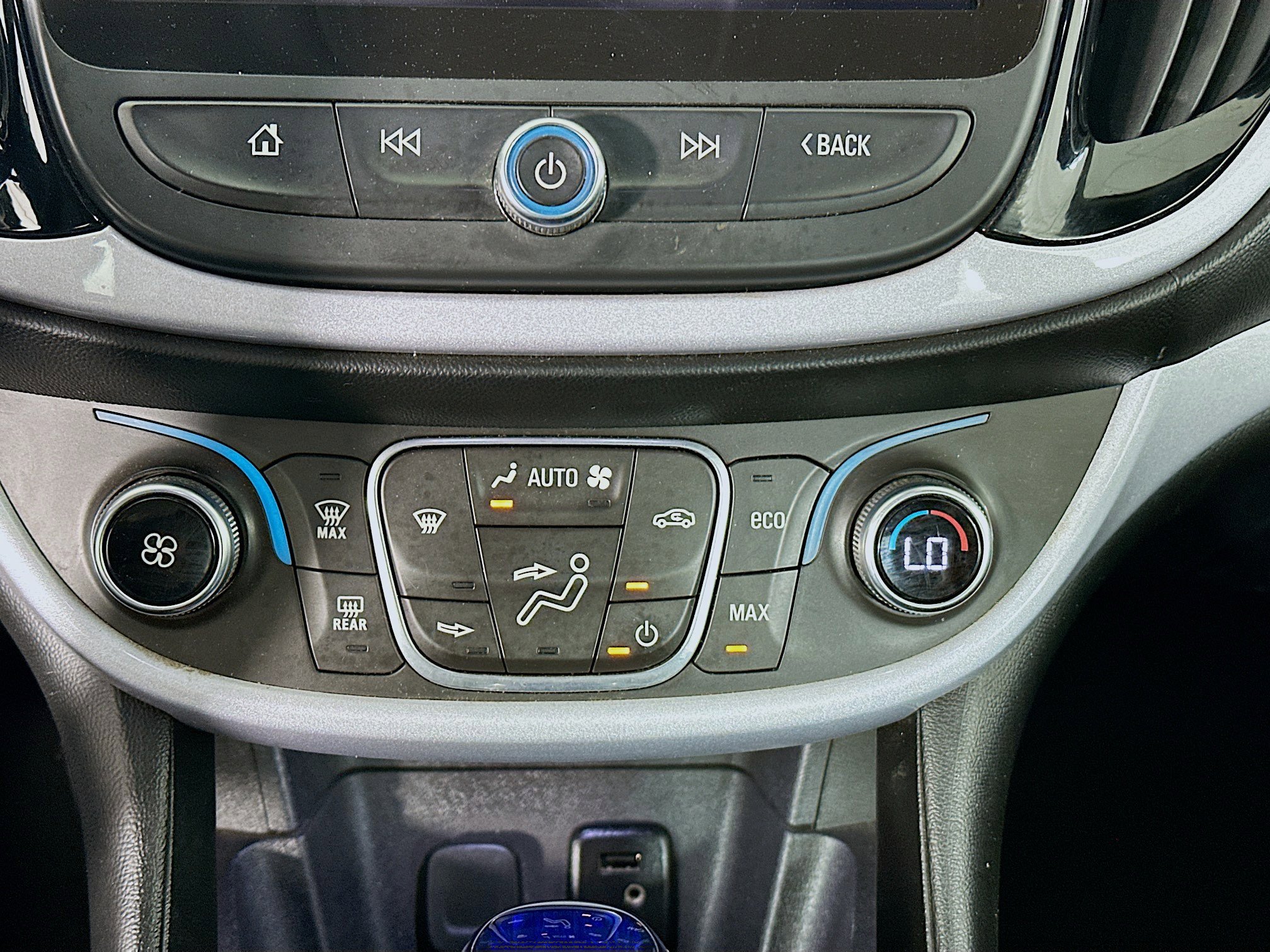 Used 2018 Chevrolet Volt LT image 22