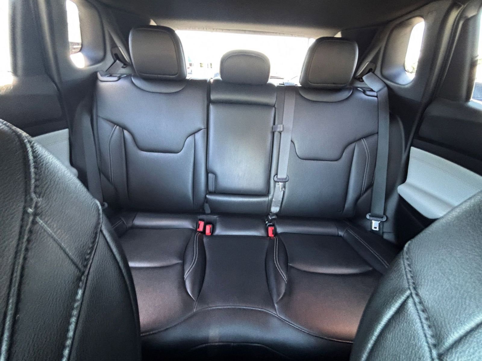 Used 2025 Jeep Compass Limited AWD/4WD image 39