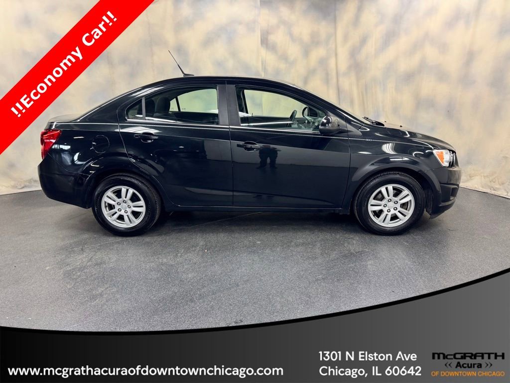 Used 2013 Chevrolet Sonic LT image 9