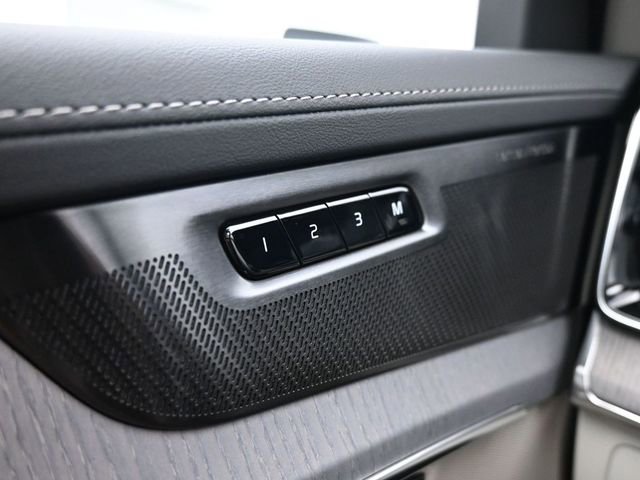 New 2026 Volvo XC90 B6 Ultra w/ Protection Package image 30