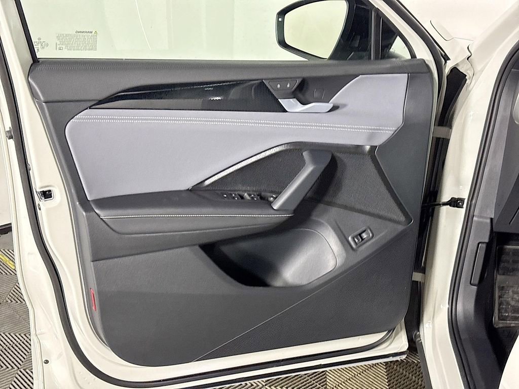 New 2026 Volkswagen Tiguan SE R-Line image 10