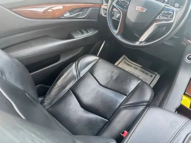 Used 2019 Cadillac Escalade Premium Luxury w/ Escalade Sport Edition AWD/4WD image 22