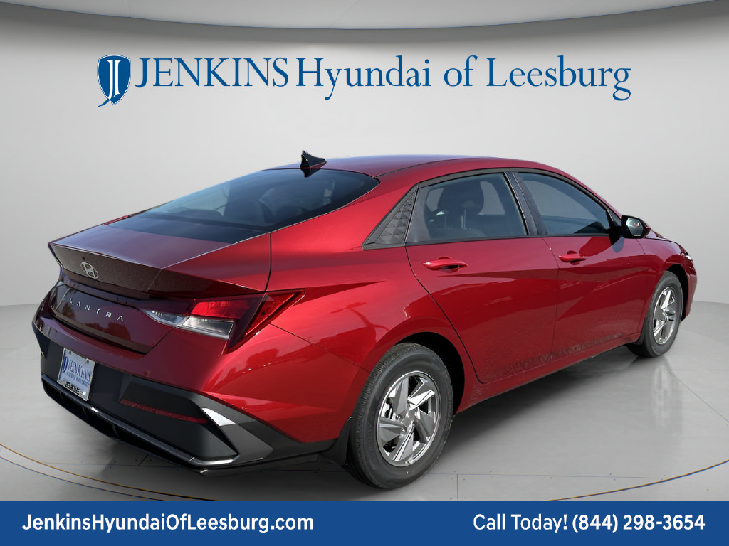 New 2025 Hyundai Elantra SE FWD image 5