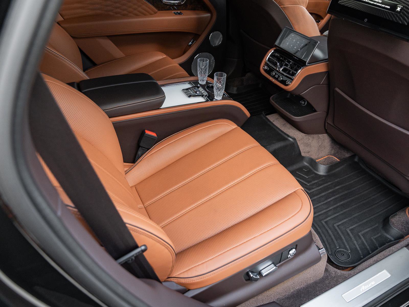 Used 2023 Bentley Bentayga Extended Wheelbase AWD/4WD image 22
