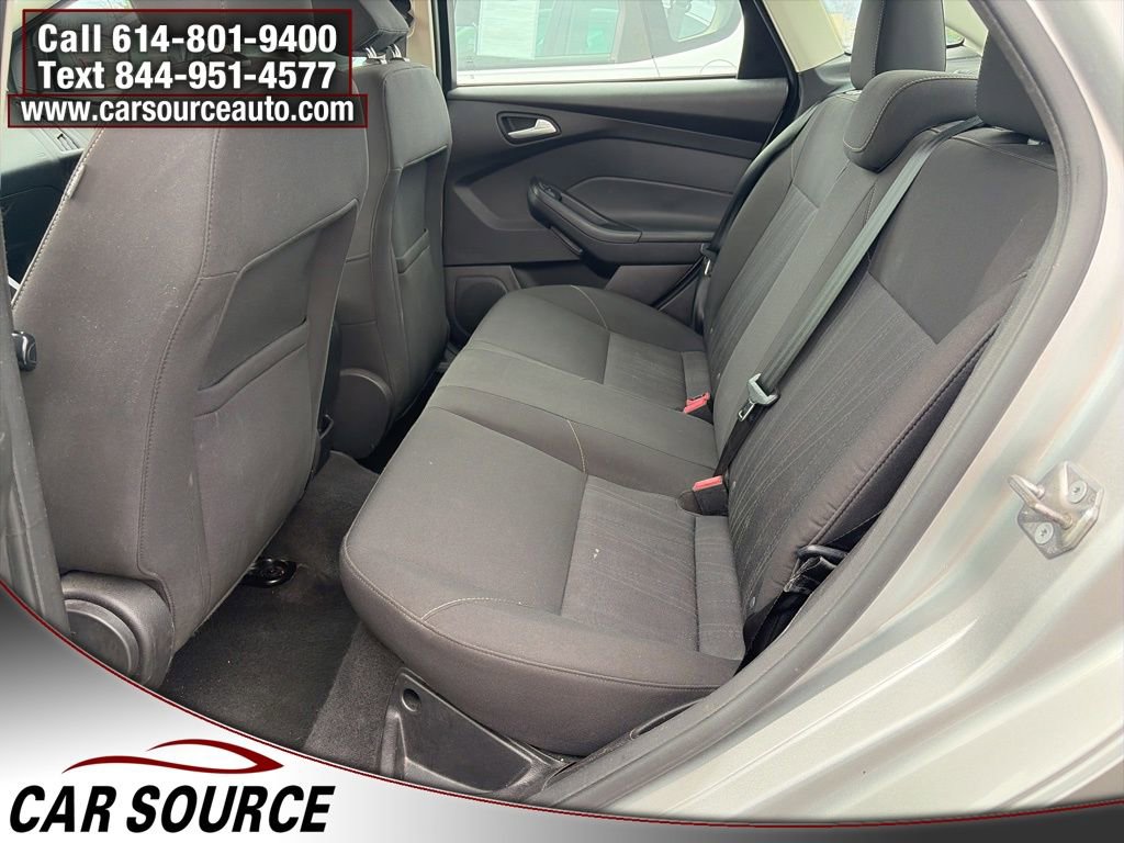 Used 2015 Ford Focus SE w/ SE Sport Package image 21