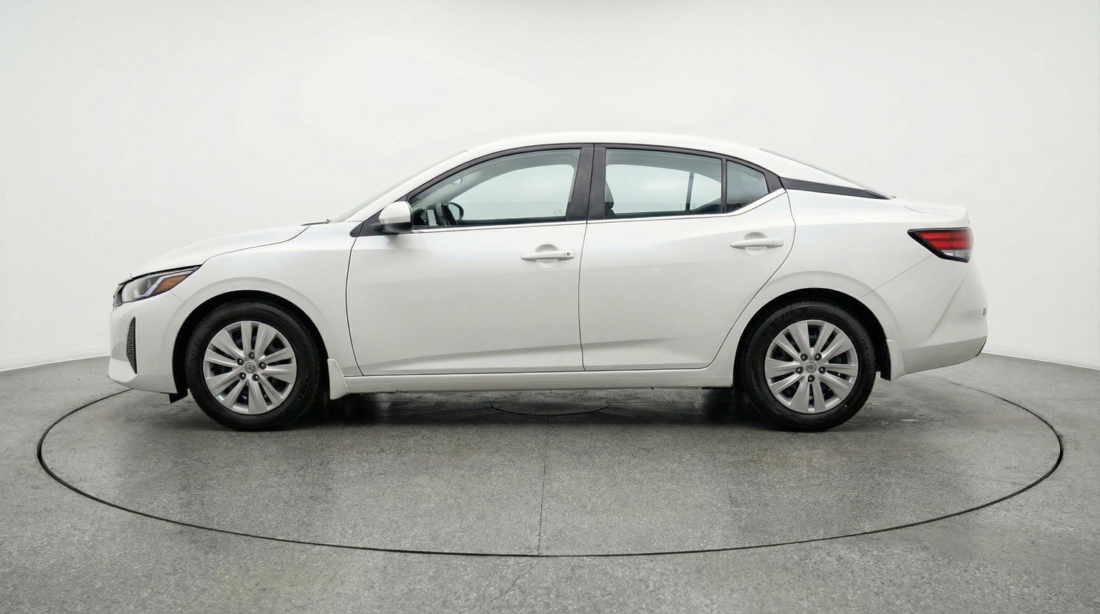 Used 2025 Nissan Sentra S FWD image 5