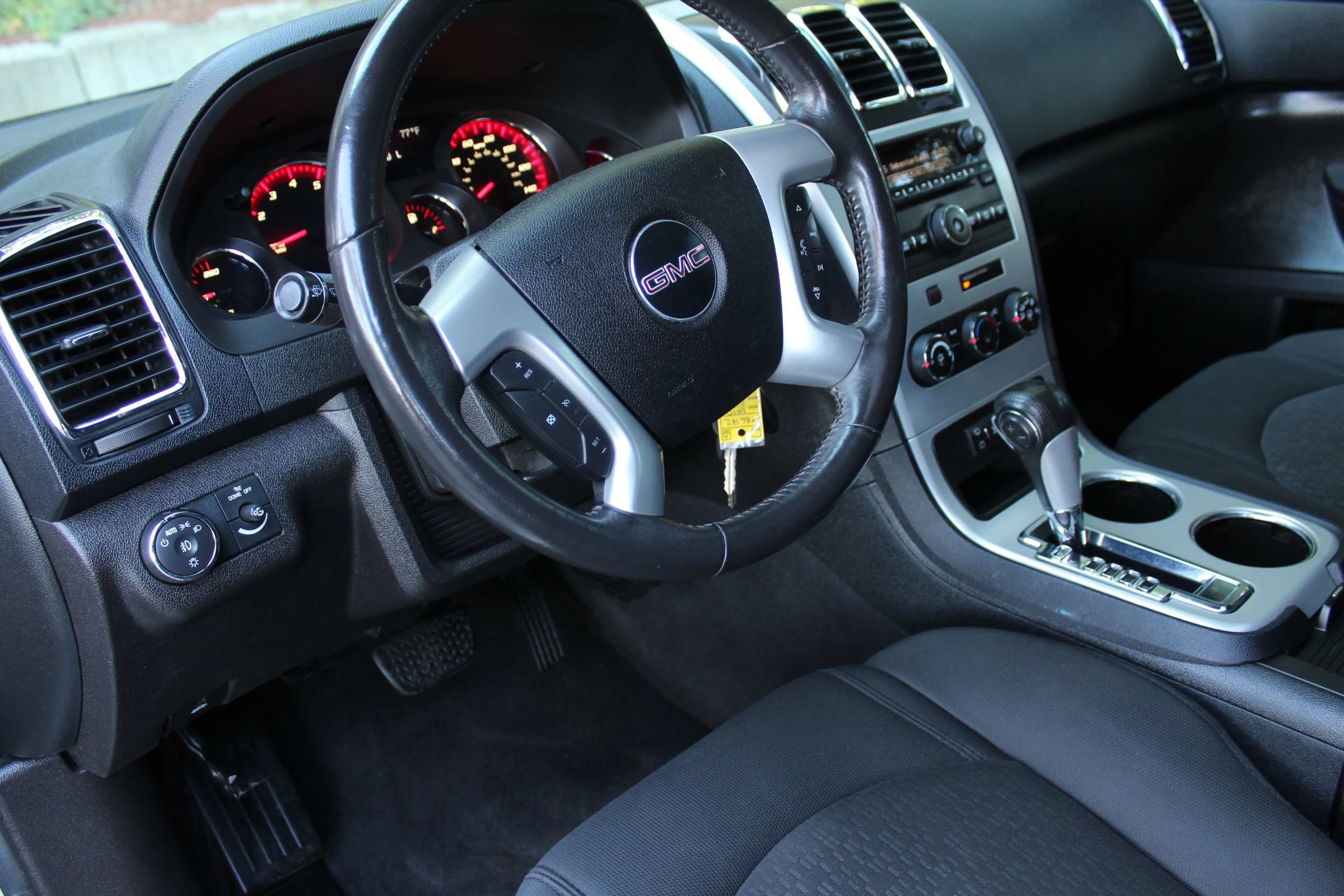 Used 2010 GMC Acadia SLE AWD/4WD image 11