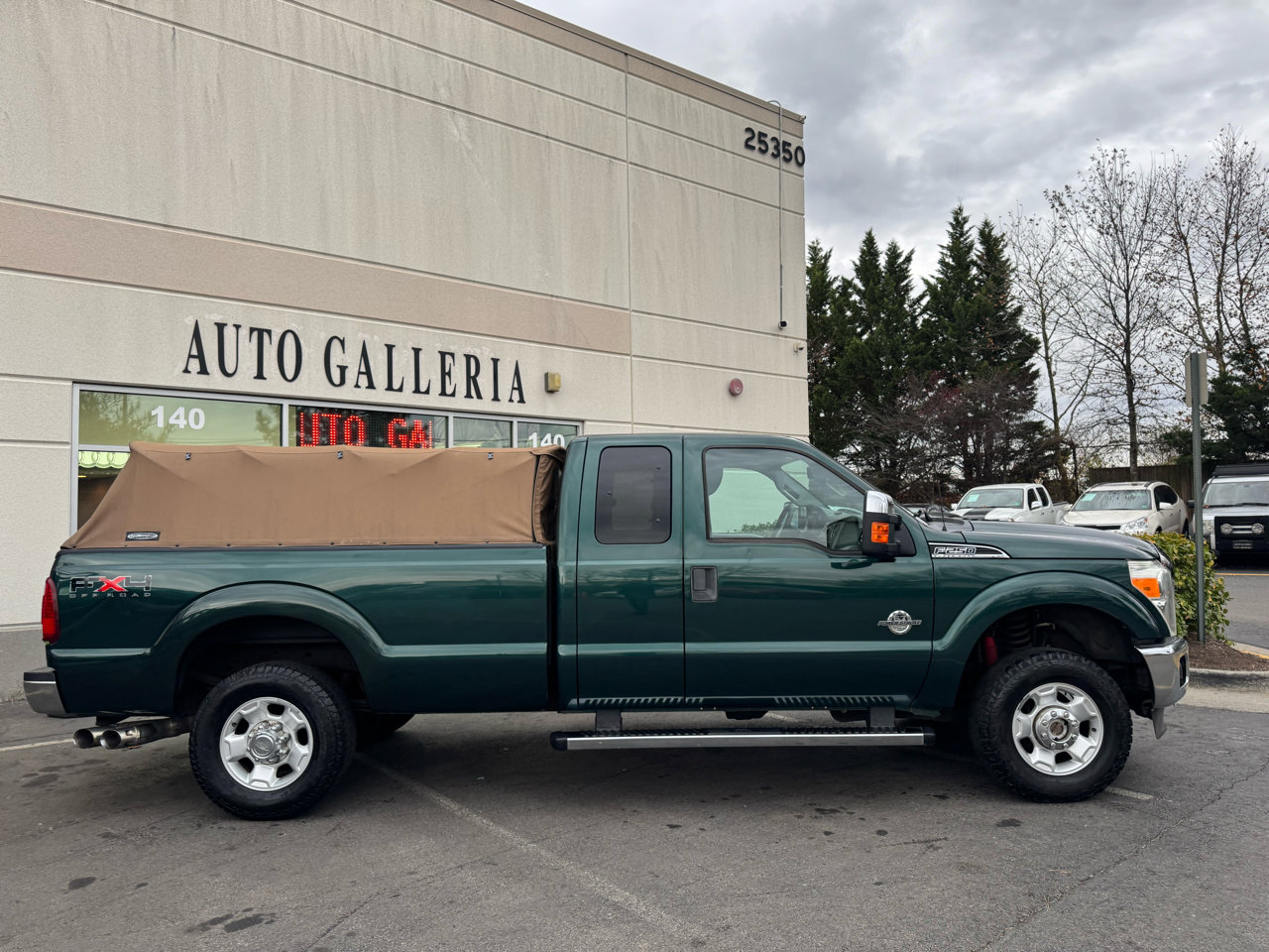 Used 2011 Ford F250 XLT w/ XLT Premium Pkg image 2