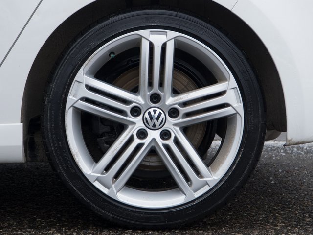 Used 2013 Volkswagen Golf R 4-Door image 13