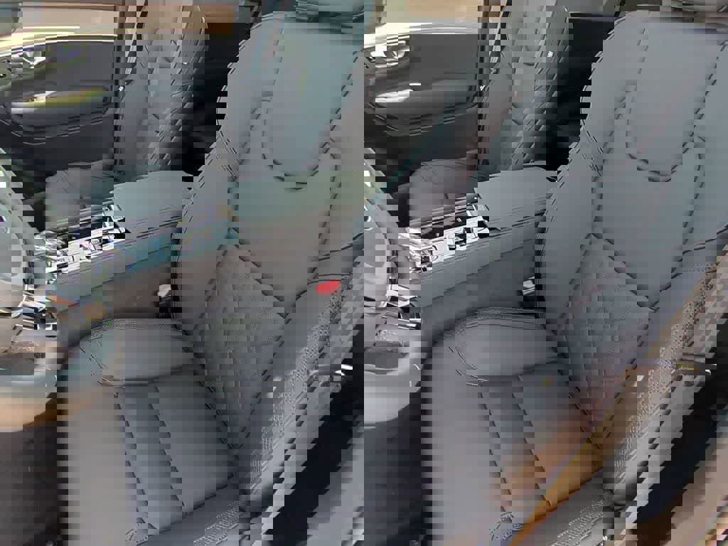 Used 2026 Volvo XC90 B6 Plus w/ Protection Package Premier image 14