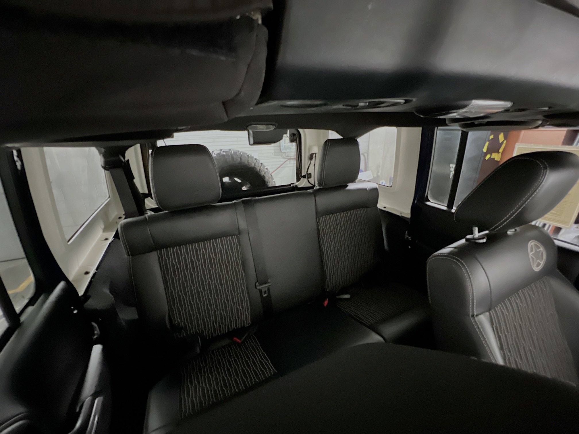 Used 2012 Jeep Wrangler Unlimited Freedom Edition image 32