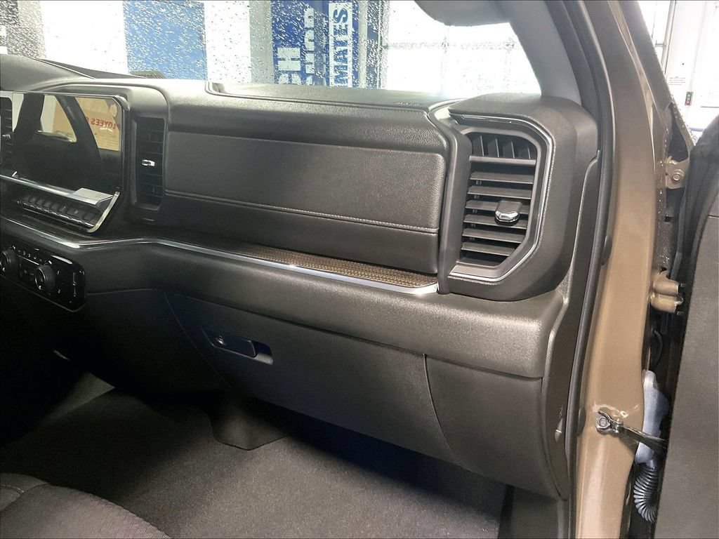 Used 2023 Chevrolet Silverado 1500 LT AWD/4WD image 13