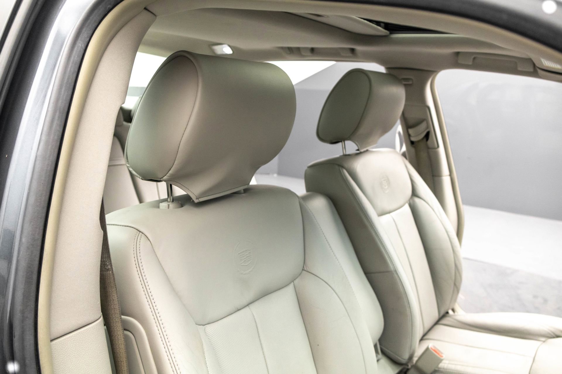 Used 2011 Cadillac DTS Luxury image 39