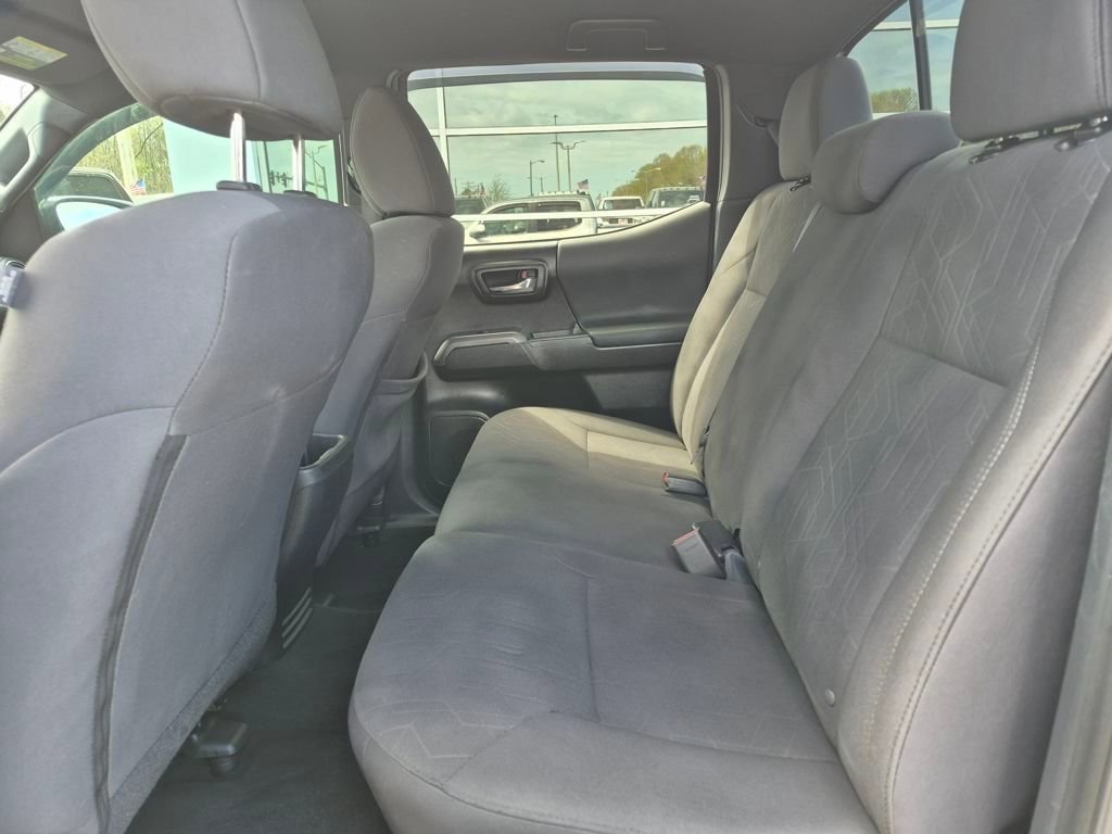 Used 2018 Toyota Tacoma TRD Sport w/ Technology Package image 13