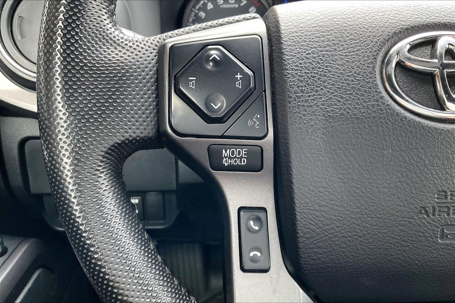 Used 2021 Toyota Tacoma TRD Off-Road image 10