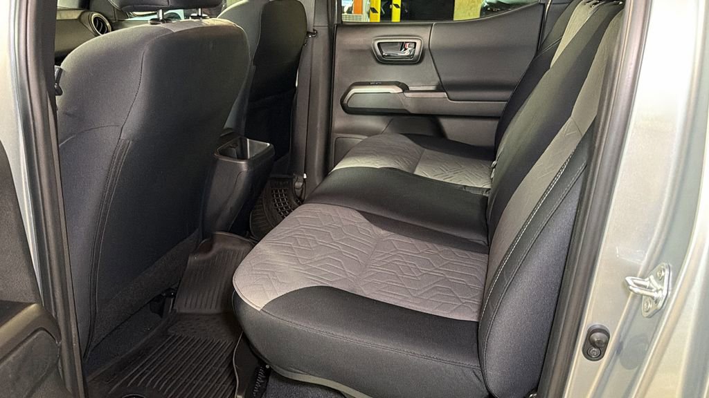 Used 2023 Toyota Tacoma TRD Off-Road image 15