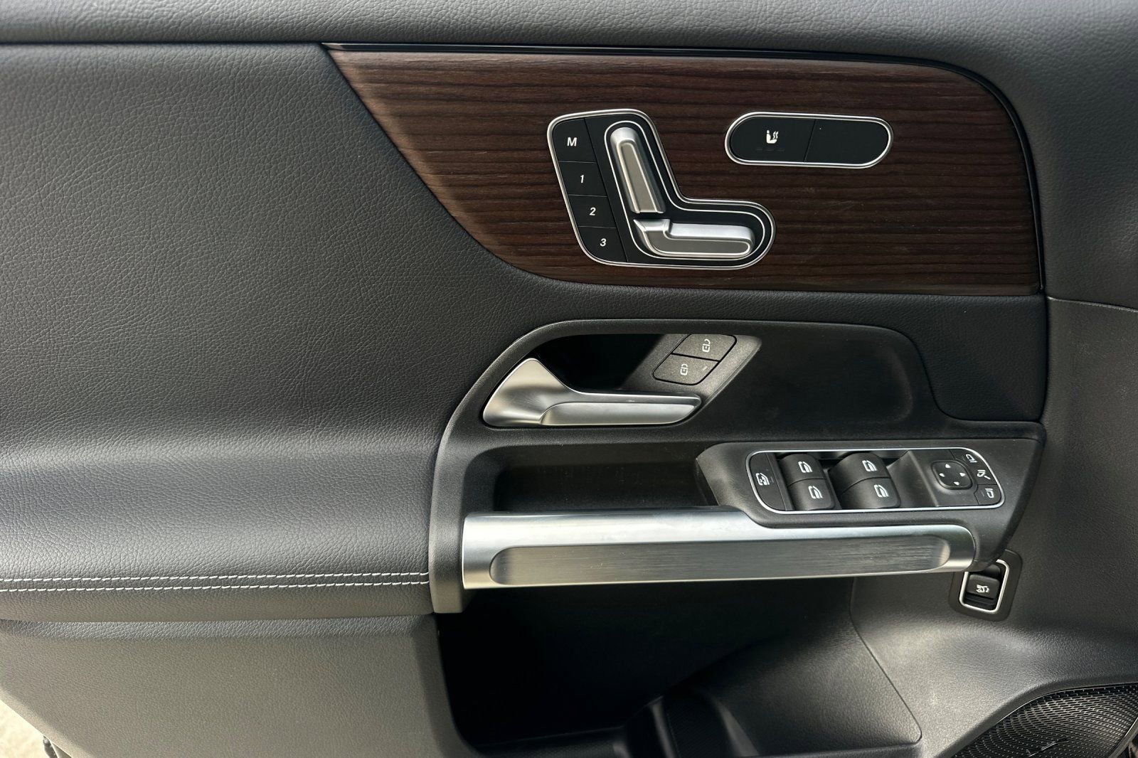 New 2026 Mercedes-Benz GLB 250 image 21