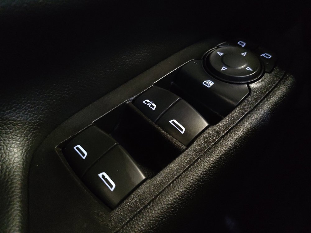 Used 2020 Chevrolet Equinox LT FWD image 27