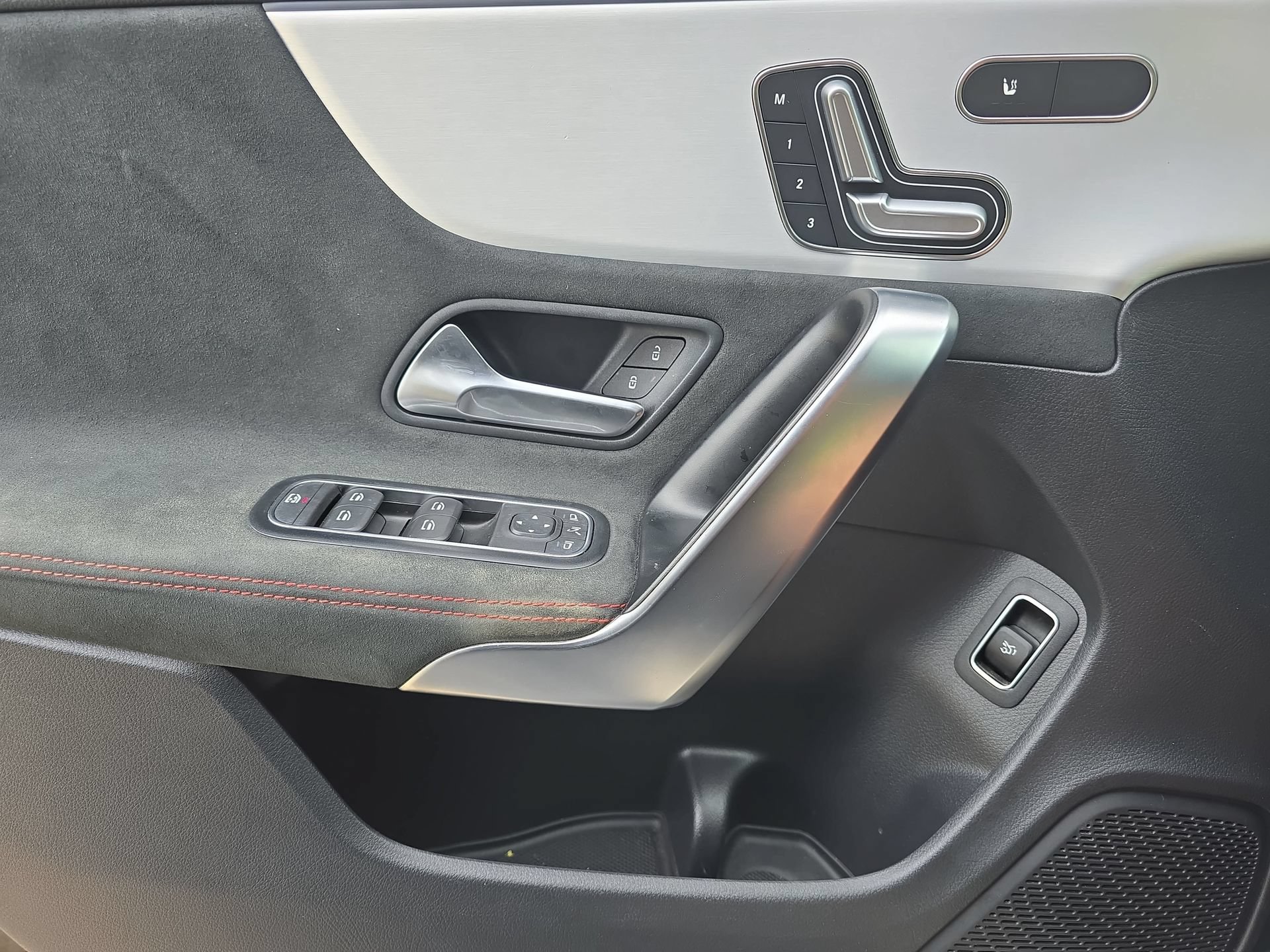 Used 2023 Mercedes-Benz CLA 250 4MATIC image 24