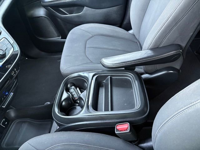 Used 2019 Chrysler Pacifica Touring Plus FWD image 20