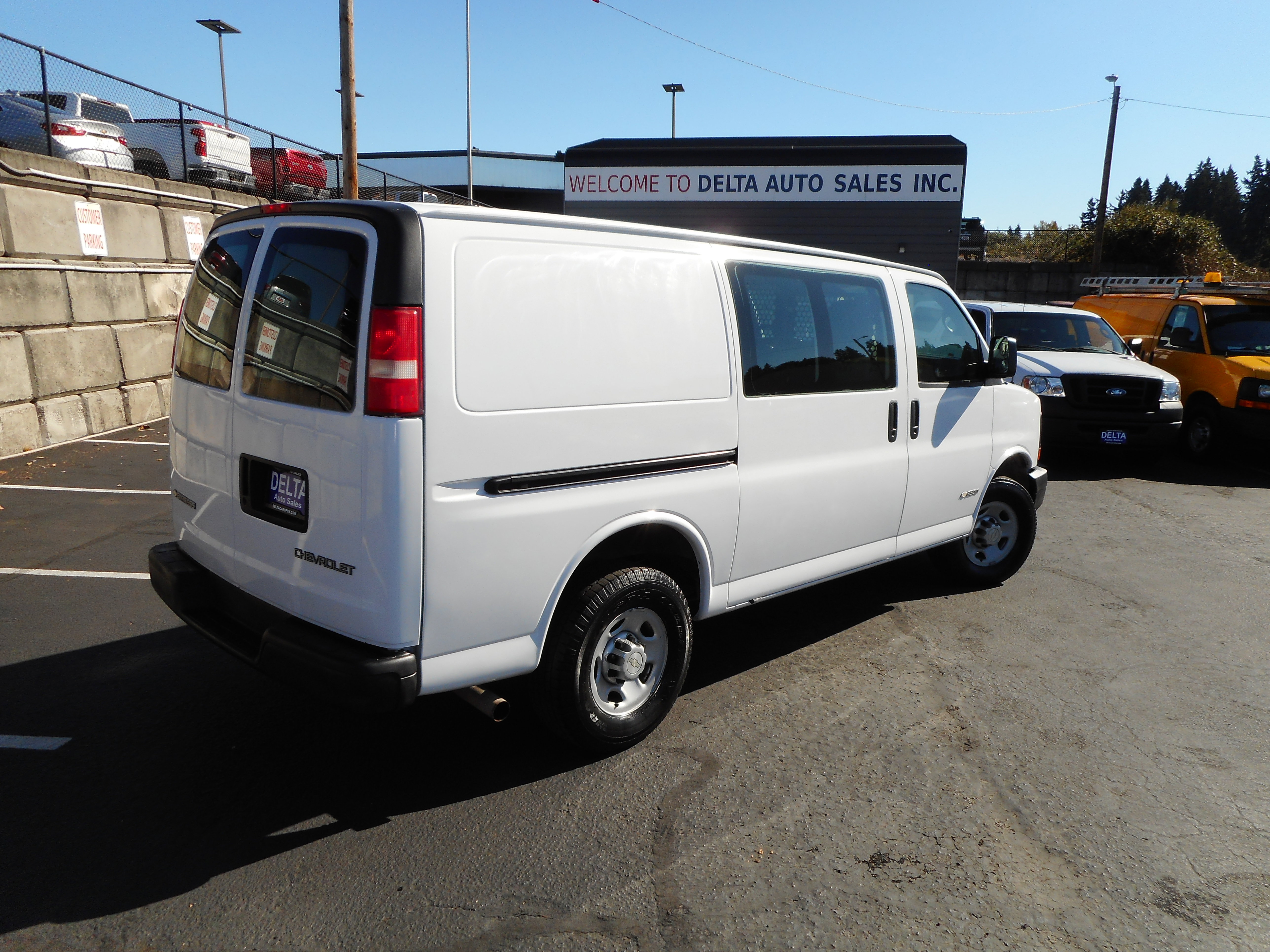 Used 2006 Chevrolet Express 2500 w/ Power and Light Package image 6