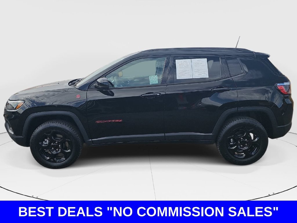 Used 2023 Jeep Compass Trailhawk w/ Sun and Sound Group AWD/4WD image 6