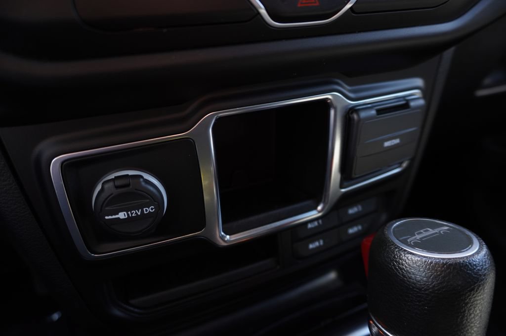 Used 2021 Jeep Gladiator Sport AWD/4WD image 18