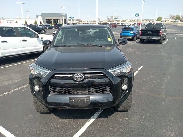 Used 2020 Toyota 4Runner SR5 Premium image 2