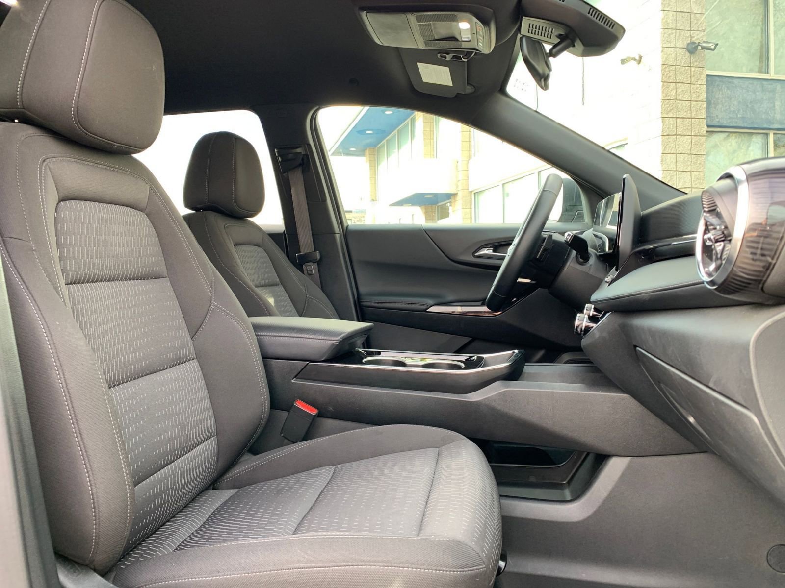 Used 2025 Chevrolet Equinox LT image 35