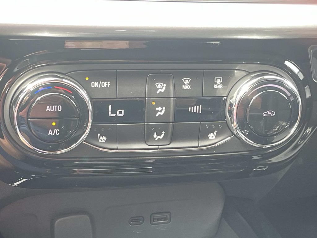 New 2026 Chevrolet Trax LT w/ Driver Confidence Package FWD image 18