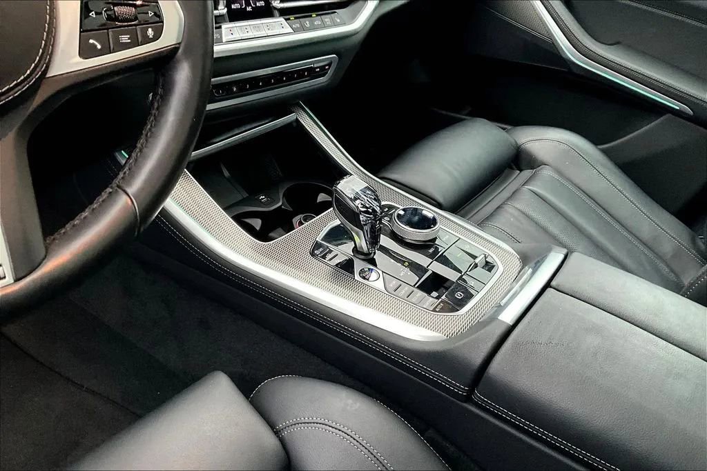 Used 2022 BMW X5 xDrive40i w/ M Sport Package AWD/4WD image 18