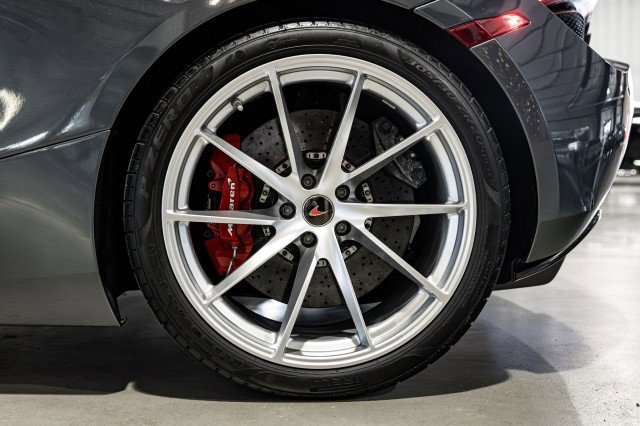 Used 2018 McLaren 720S Performance image 32