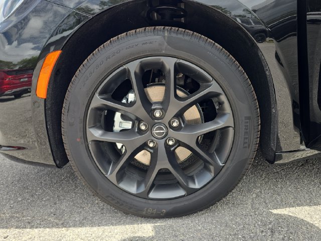 New 2026 Chrysler Pacifica Select w/ S Appearance Package FWD image 28
