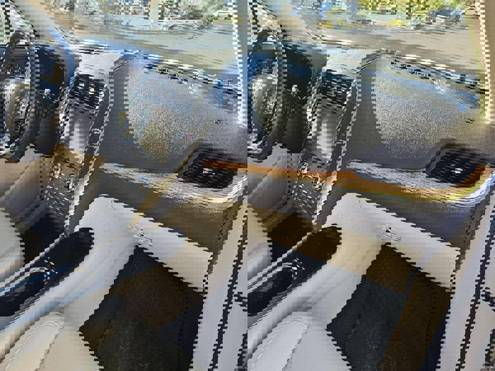 Used 2015 Lincoln MKC FWD w/ Equipment Group 101A Select image 25