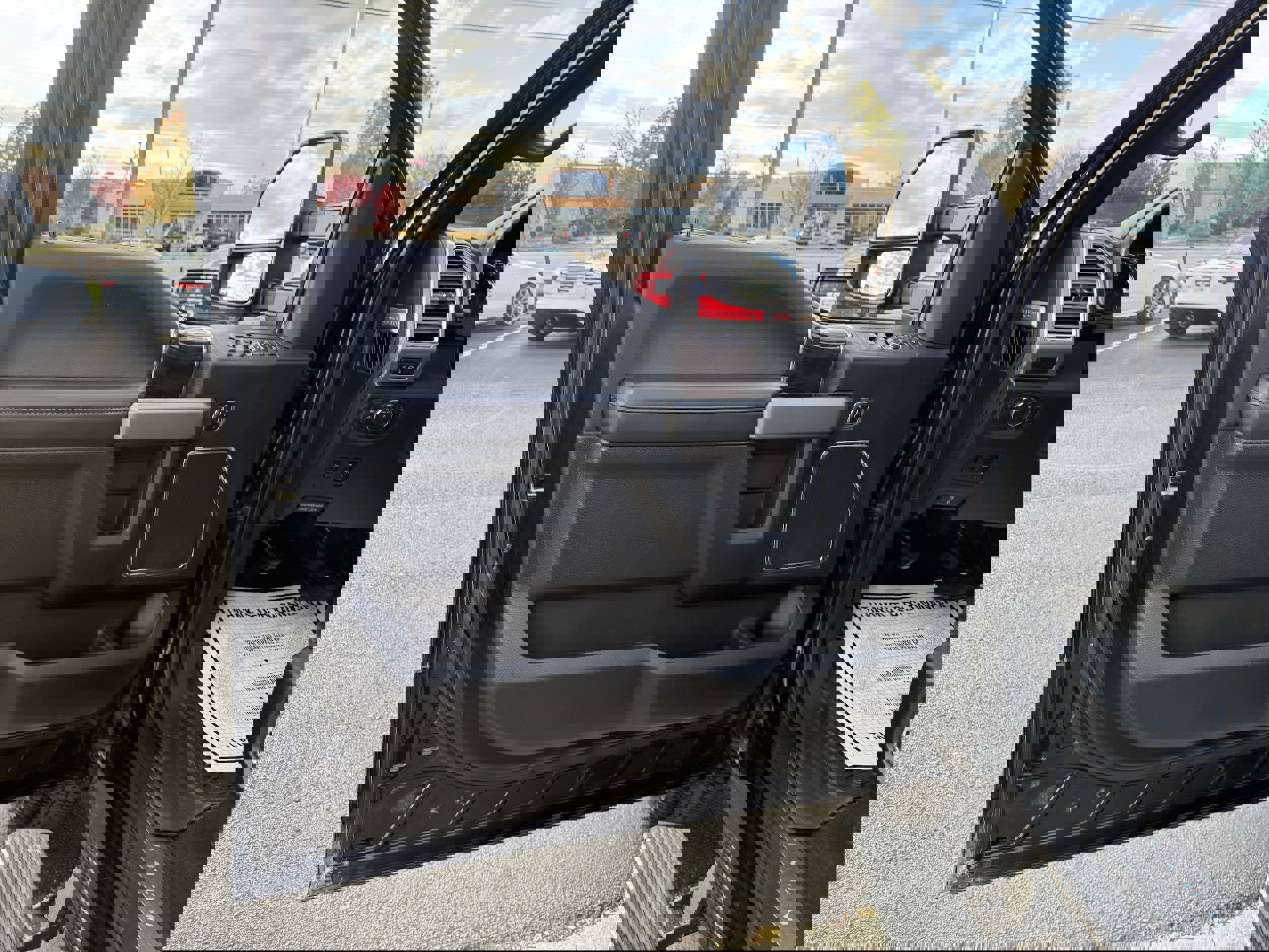 Used 2017 Ford F350 Platinum w/ Platinum Ultimate Package image 22