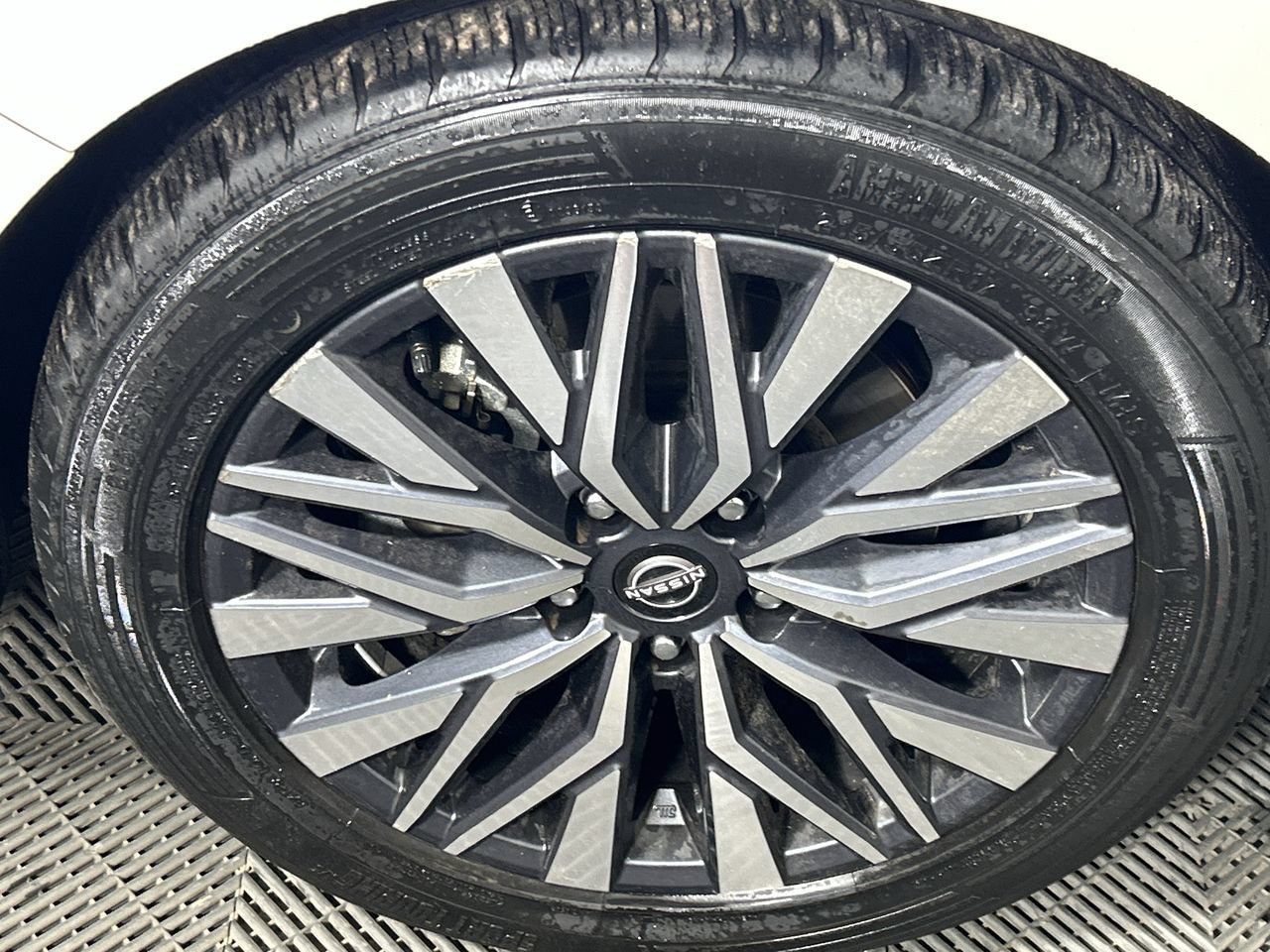 Used 2025 Nissan Altima 2.5 SV FWD image 10