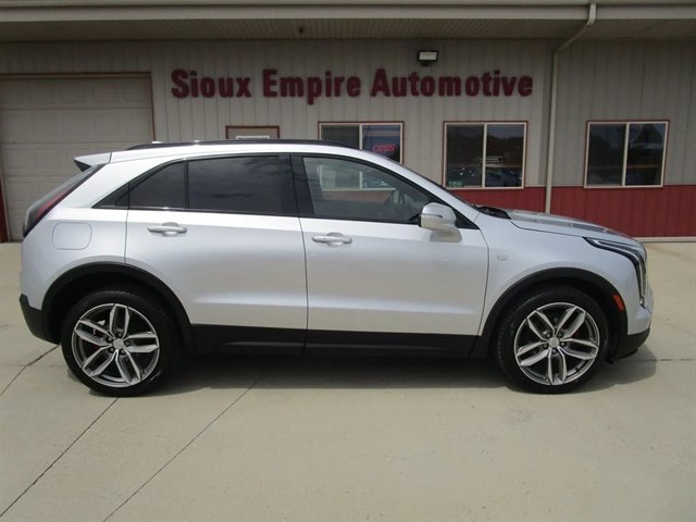 Used 2021 Cadillac XT4 Sport w/ Sun And Sound Package AWD/4WD image 2