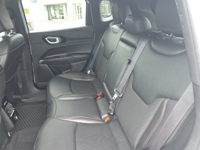 Used 2025 Jeep Compass Trailhawk AWD/4WD image 11