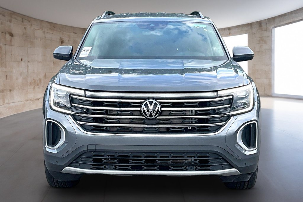 Used 2025 Volkswagen Atlas SE FWD image 4