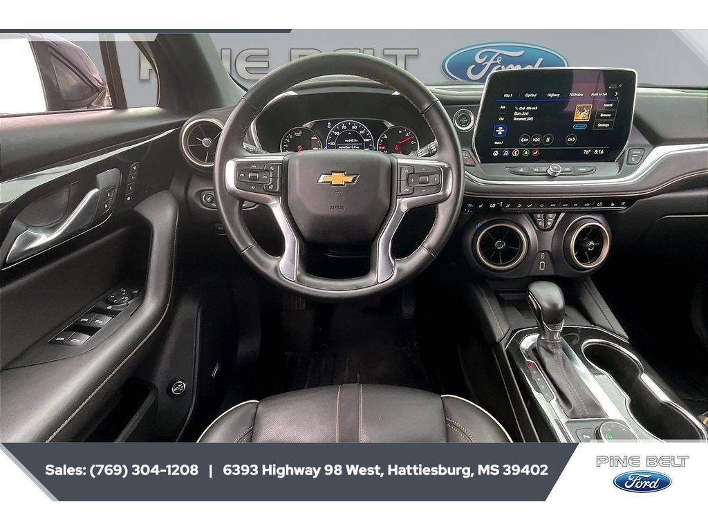Used 2025 Chevrolet Blazer Premier w/ Enhanced Convenience Package AWD/4WD image 5