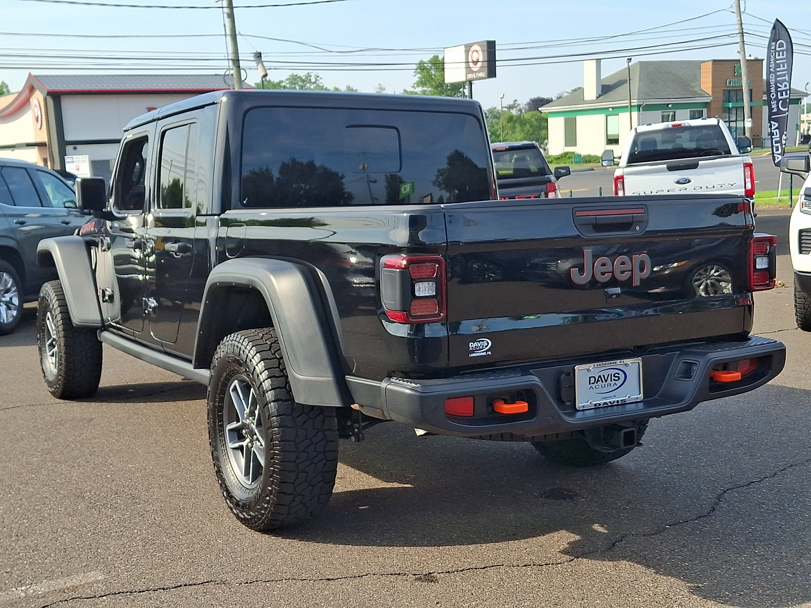 Used 2025 Jeep Gladiator Mojave w/ Safety Group AWD/4WD image 6