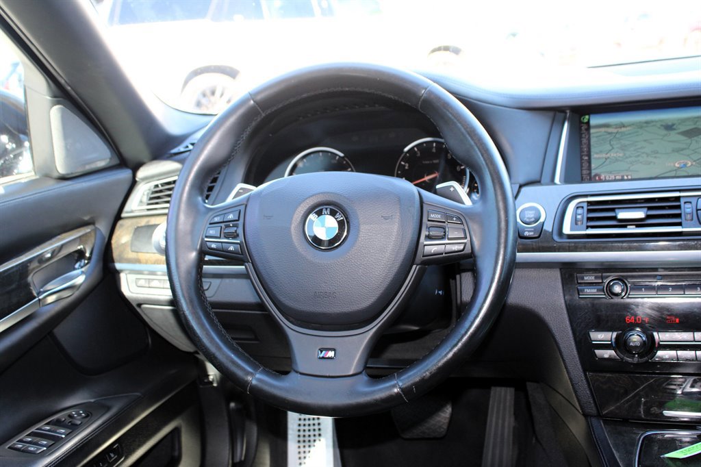 Used 2015 BMW 750i RWD image 15