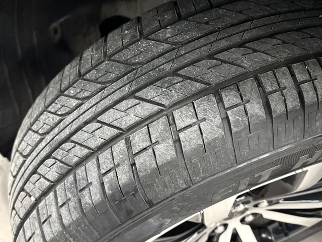 Used 2023 Ford Explorer ST-Line AWD/4WD image 38