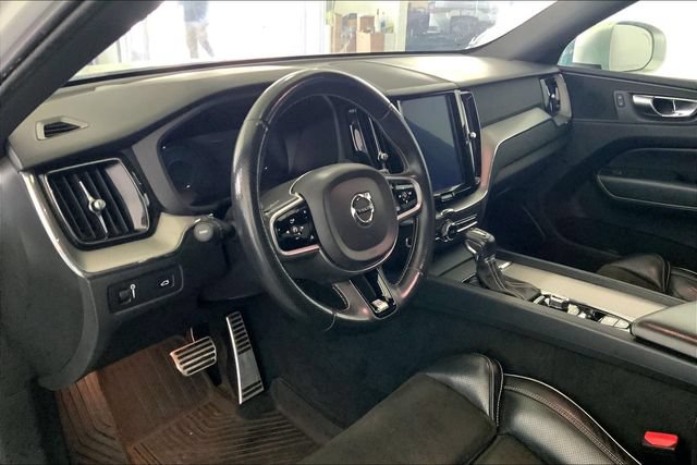Used 2018 Volvo XC60 T6 R-Design w/ Convenience Package AWD/4WD image 7