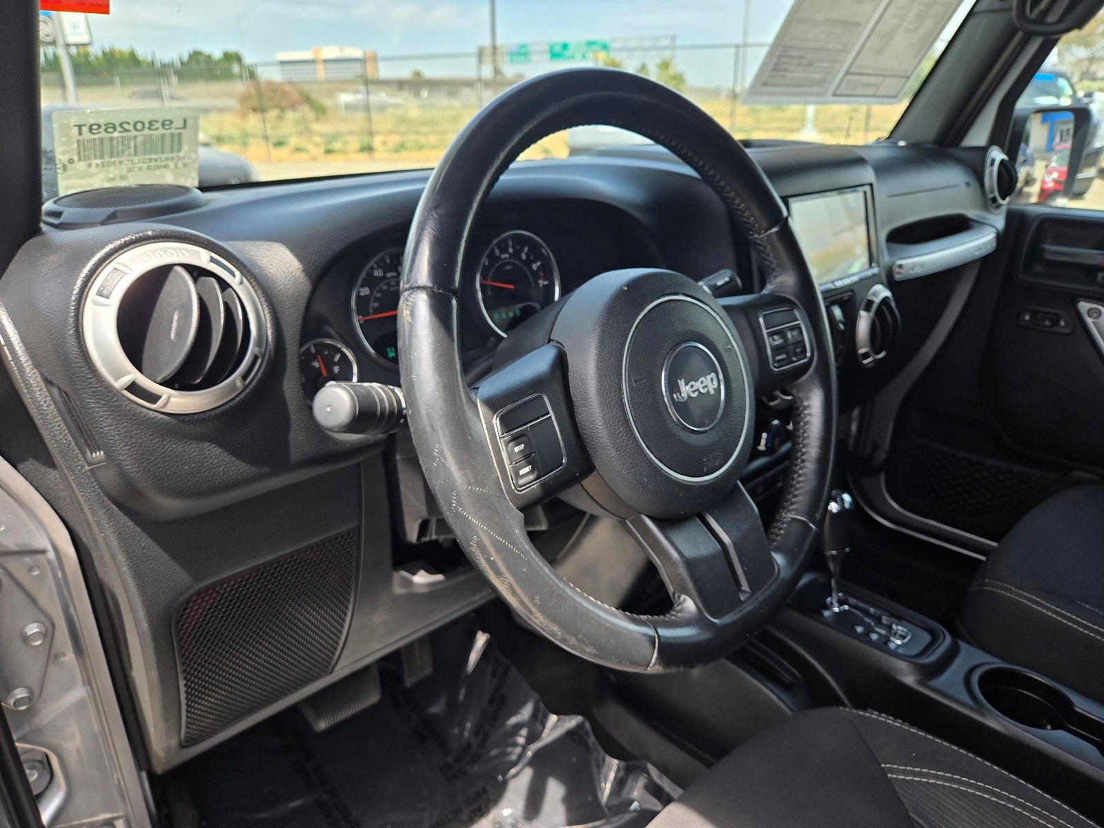 Used 2018 Jeep Wrangler Unlimited Sahara AWD/4WD image 13