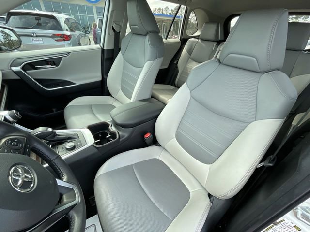 Used 2022 Toyota RAV4 Limited AWD/4WD image 15