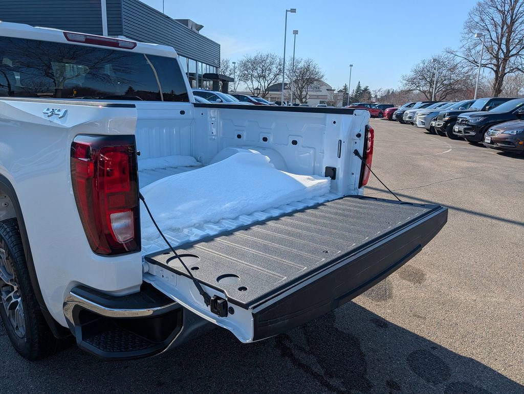 New 2026 GMC Sierra 1500 SLE image 23