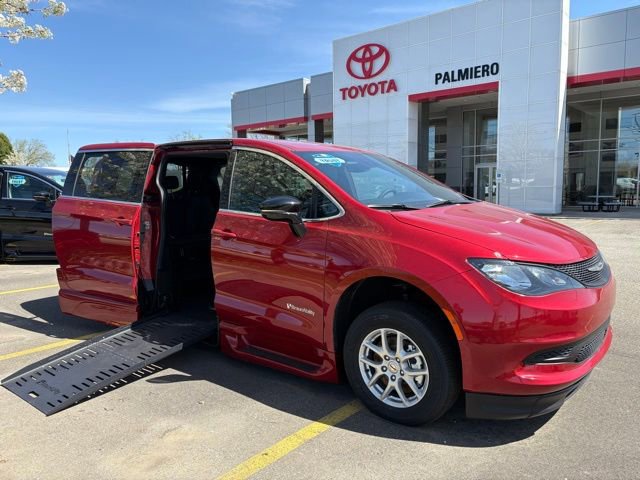 Used 2025 Chrysler Voyager LX video 1