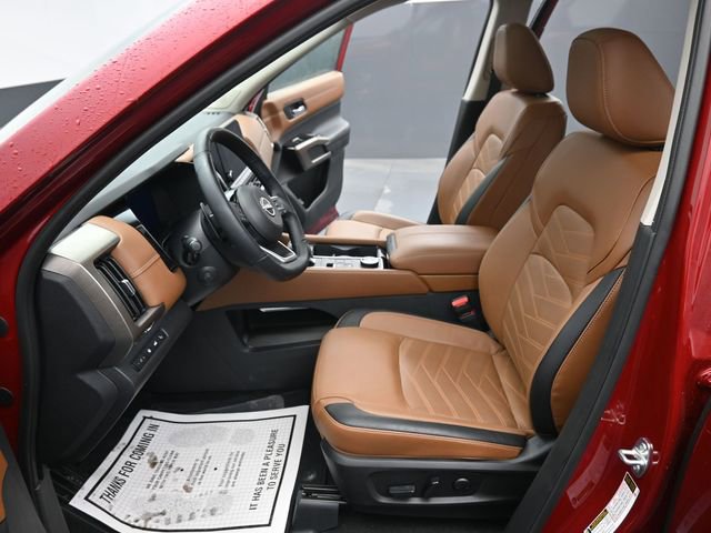 Used 2024 Nissan Pathfinder Platinum w/ Cargo Package image 16