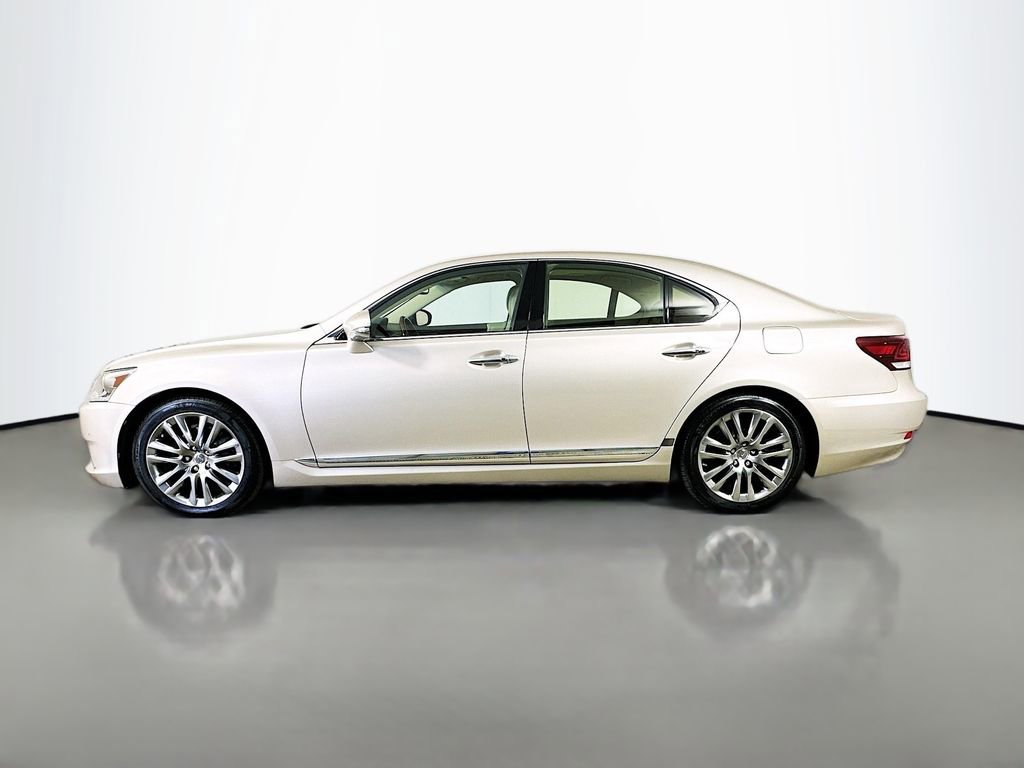 Used 2015 Lexus LS 460 w/ Comfort Package RWD image 4
